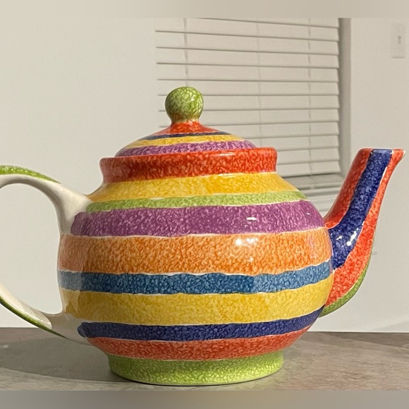 Vintage Studio Nova Ceramic Teapot - Theme “Sunrise” - Picture 2 of 13